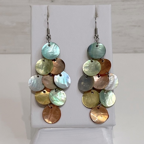 NEW Iridescent Shimmer Seashell Dangle Earrings - Picture 2 of 4